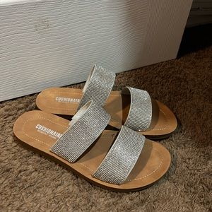 Cushionaire Silver Sparkley Sandals, Size 9, NWOT